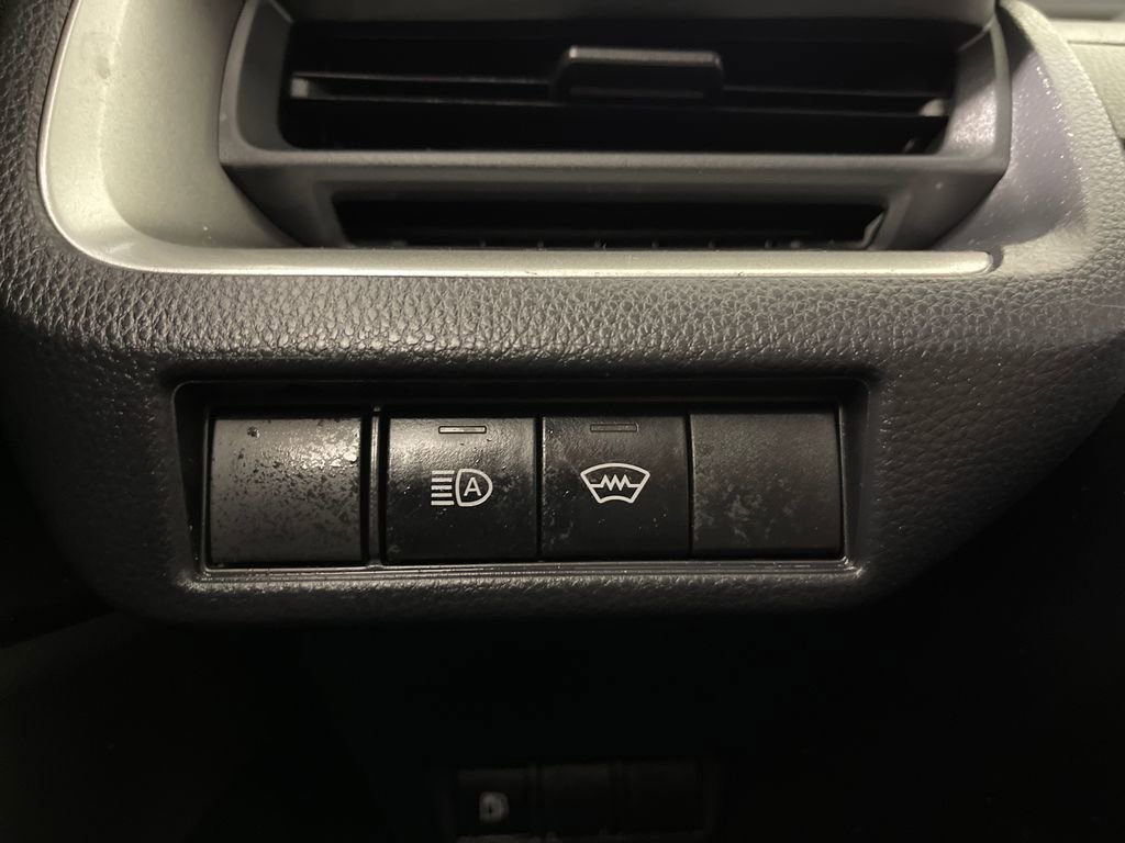 Used 2023 Toyota Prius LE FWD image 28