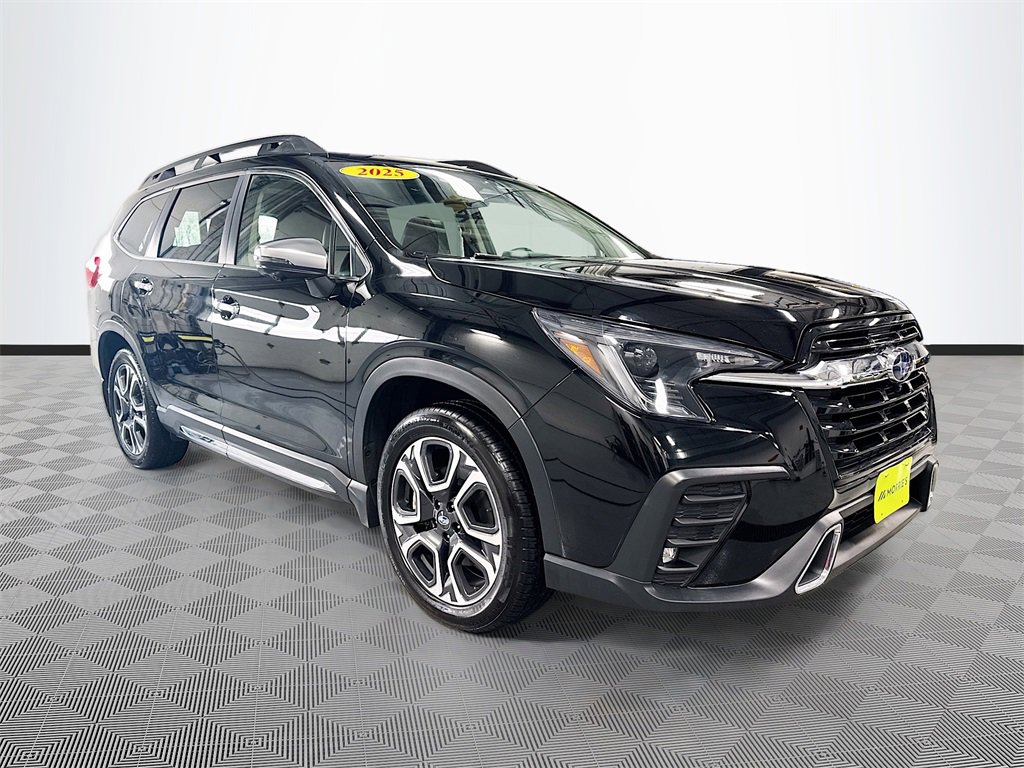 Used 2023 Subaru Ascent Touring image 3