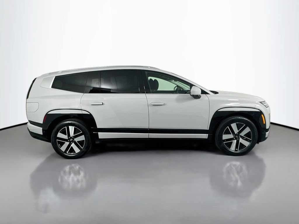 Certified 2026 Hyundai Ioniq 9 SEL AWD/4WD image 4