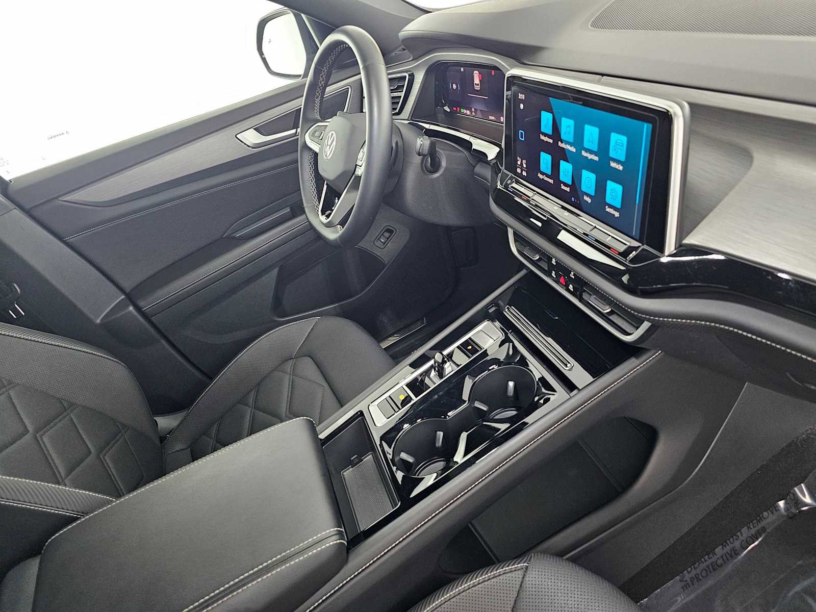 Used 2025 Volkswagen Atlas Cross Sport SE image 11