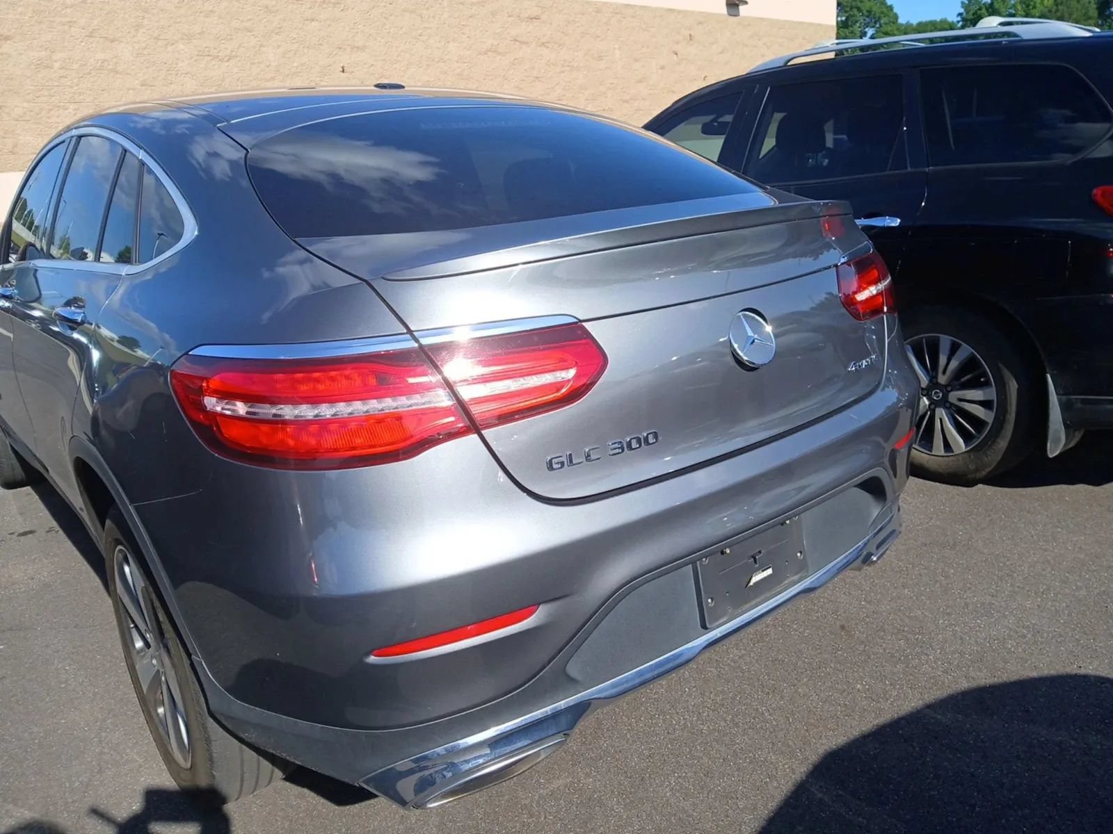 Used 2019 Mercedes-Benz GLC 300 4MATIC Coupe image 4