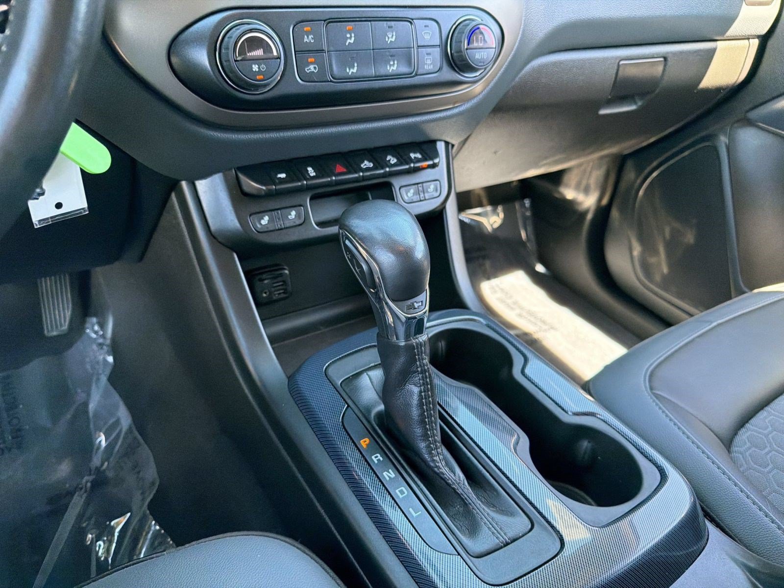 Used 2022 Chevrolet Colorado Z71 AWD/4WD image 17