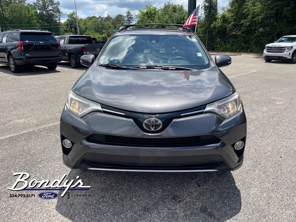 Used 2018 Toyota RAV4 XLE FWD image 2