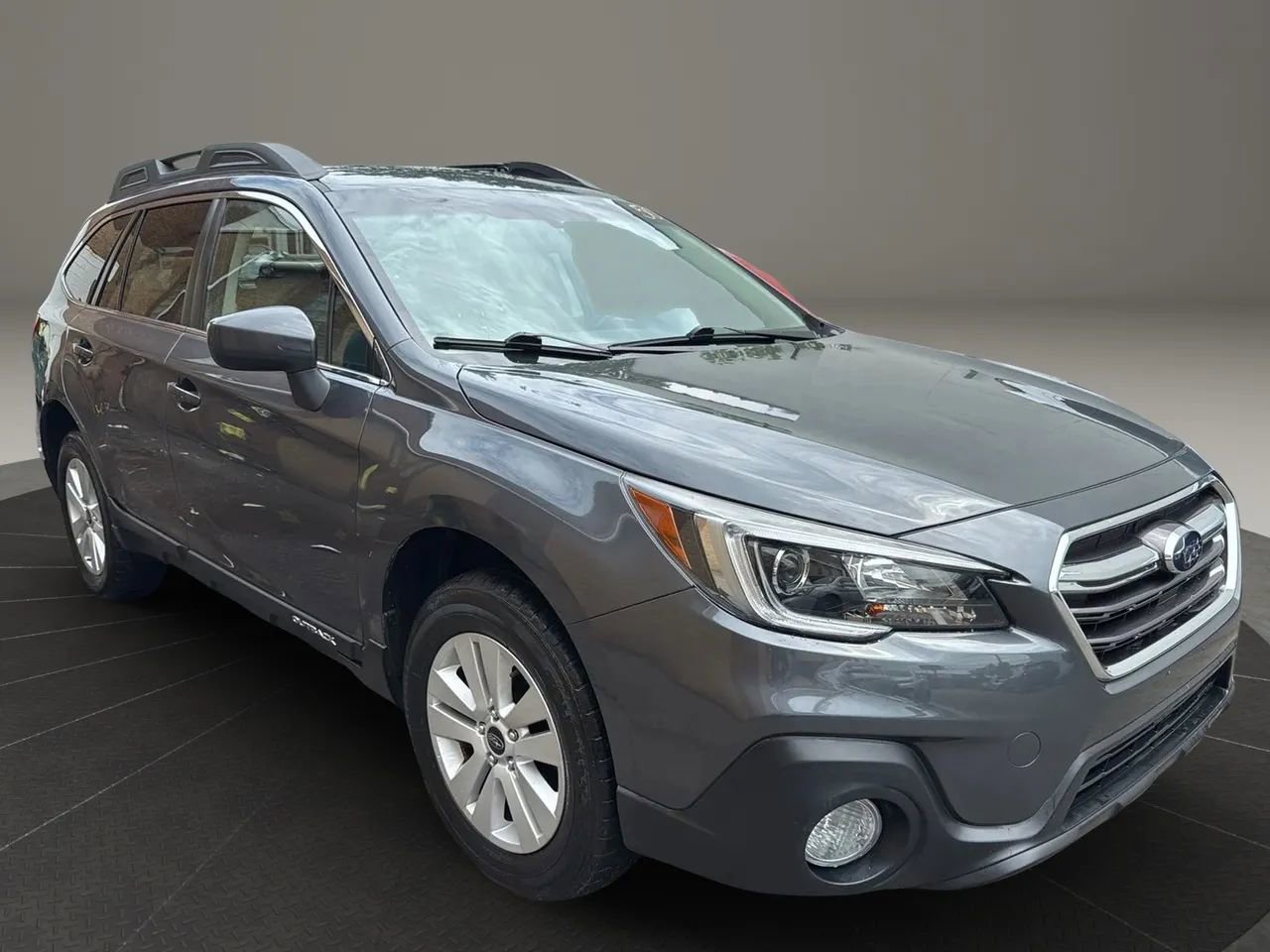 Used 2018 Subaru Outback 2.5i Premium image 3