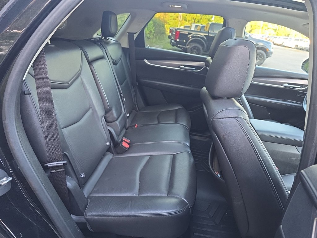 Used 2019 Cadillac XT5 Premium Luxury FWD image 17