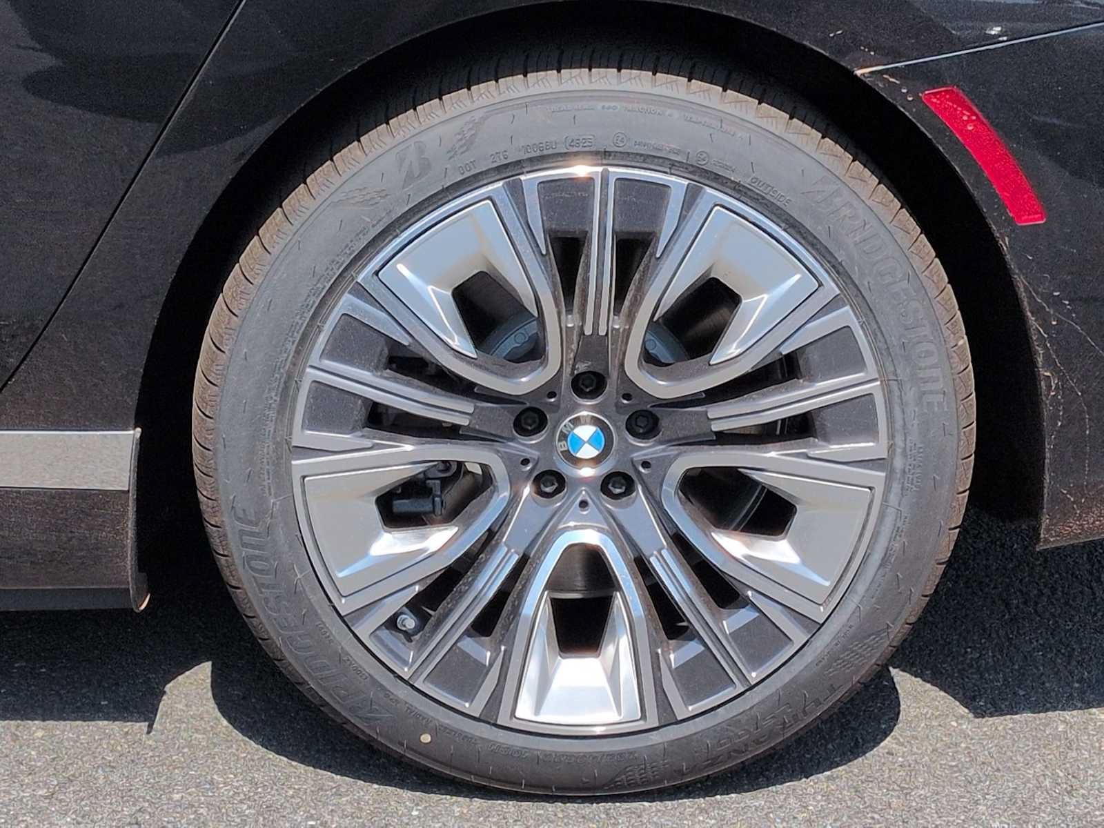 Used 2026 BMW i7 xDrive60 RWD image 14
