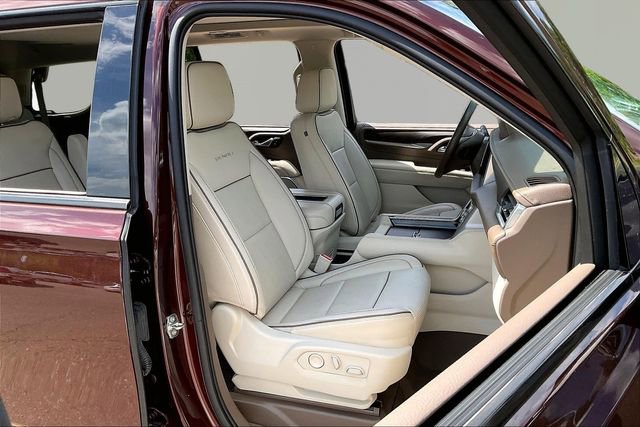 Used 2023 GMC Yukon Denali RWD image 21