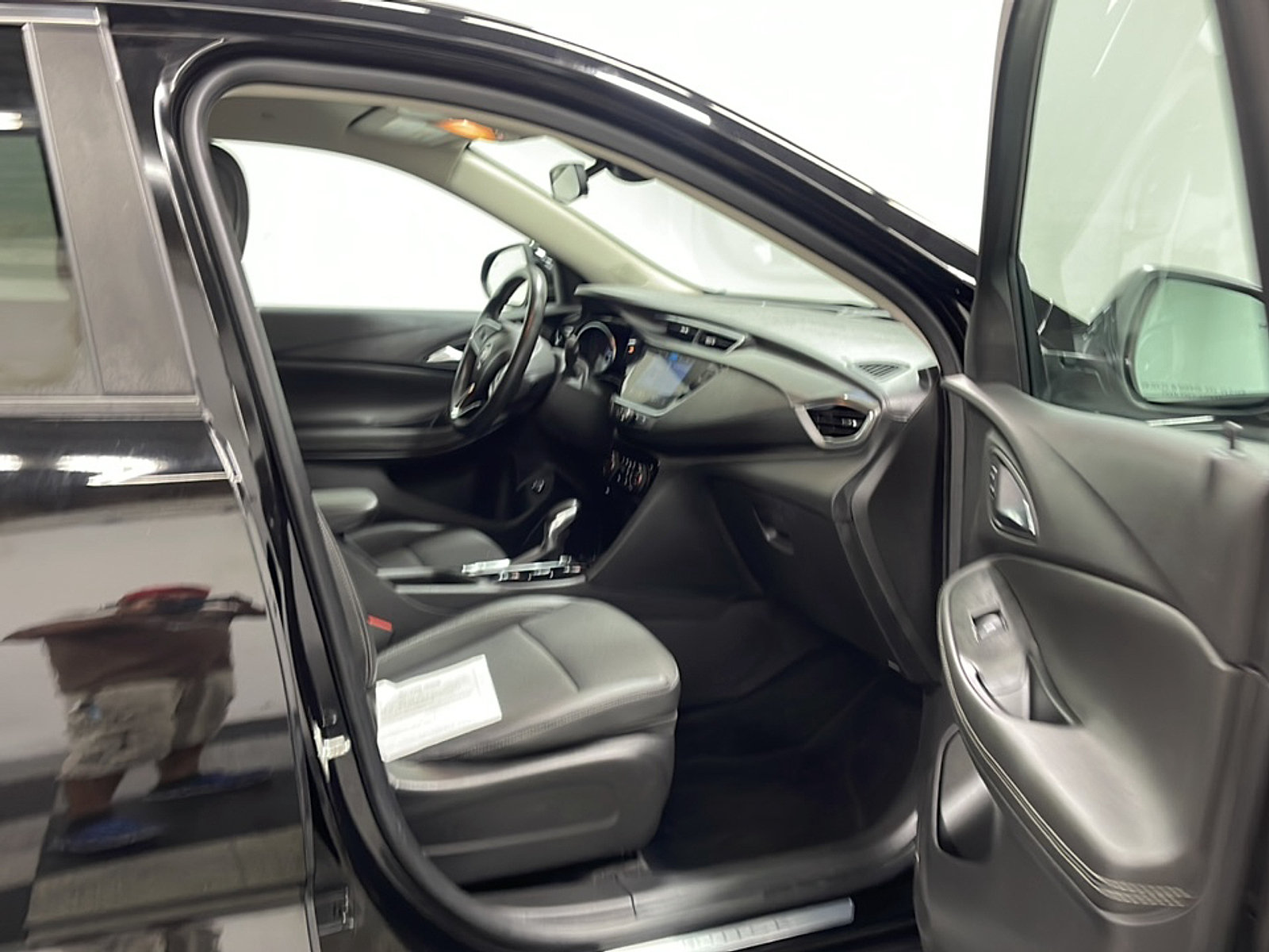 Used 2023 Buick Encore GX Select w/ Sport Touring Package FWD image 22