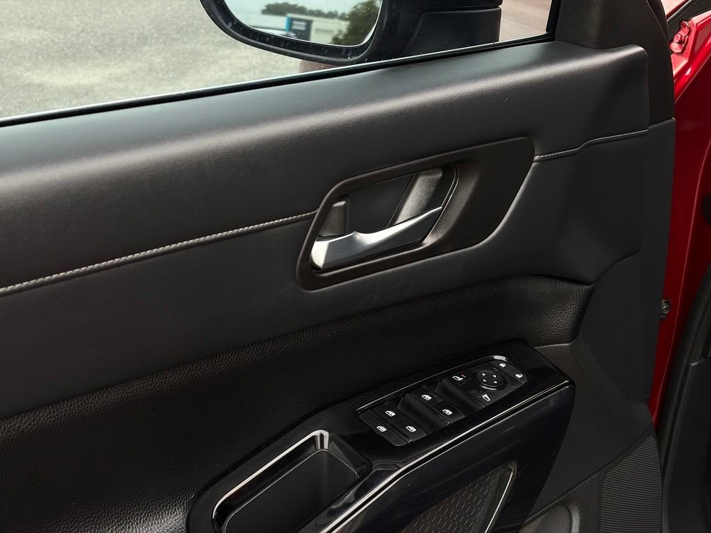Certified 2022 Nissan Pathfinder SV FWD image 14