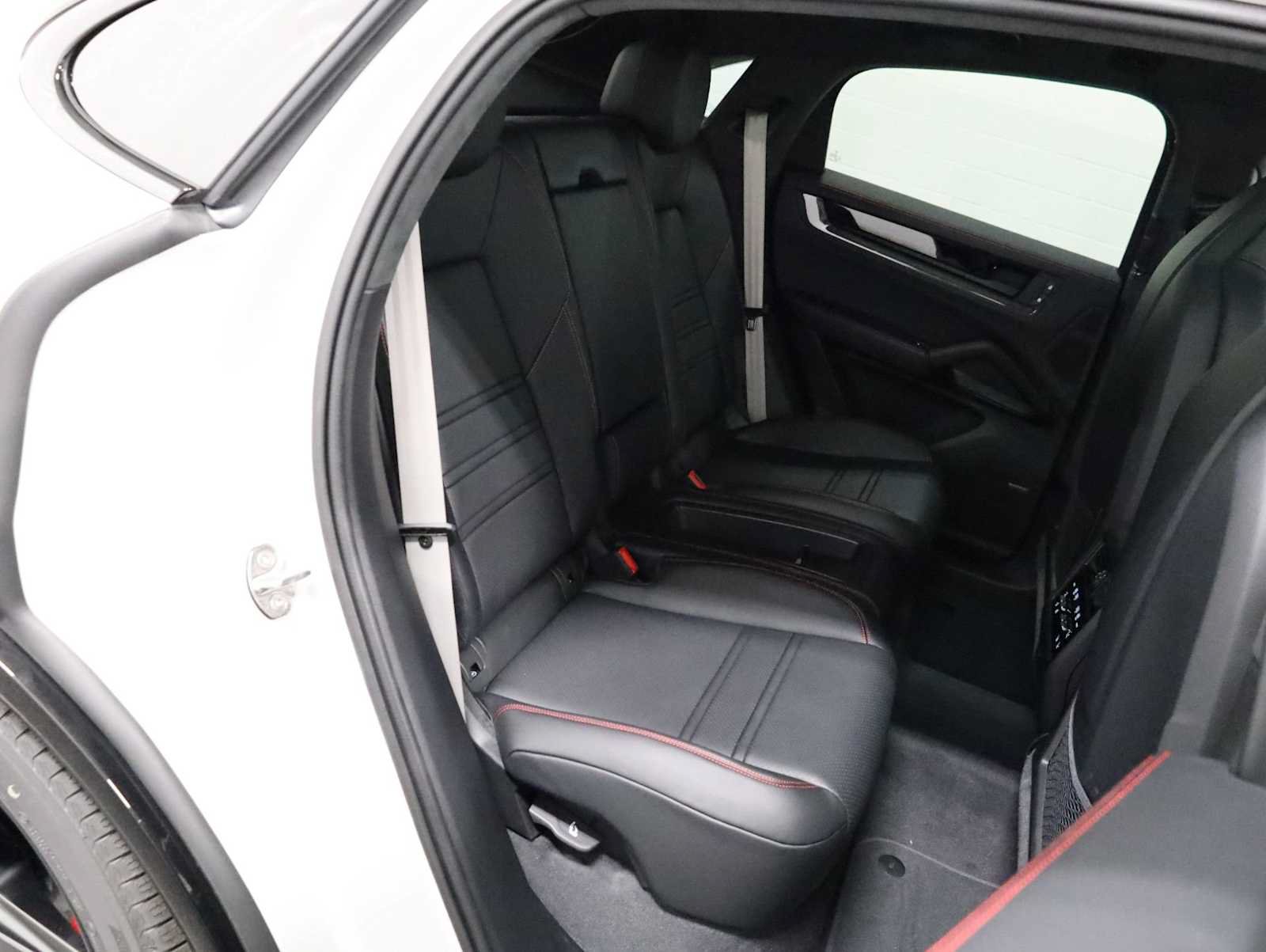 New 2026 Porsche Cayenne GTS AWD/4WD image 37