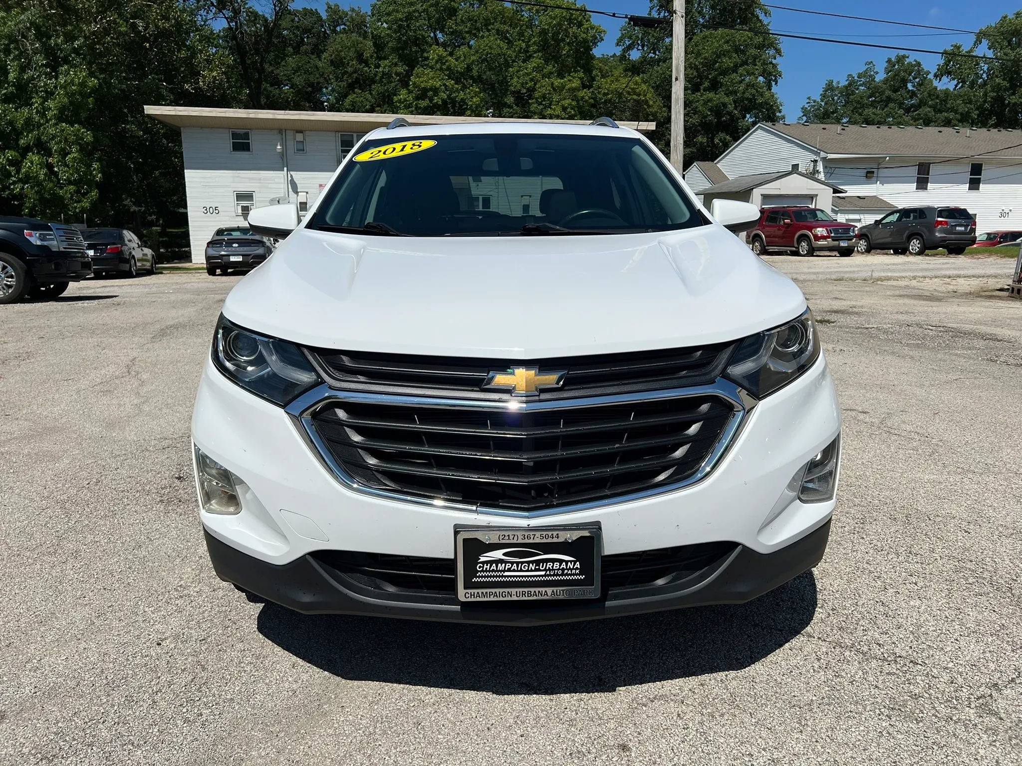 Used 2018 Chevrolet Equinox LT w/ Sun & Infotainment Package AWD/4WD image 2