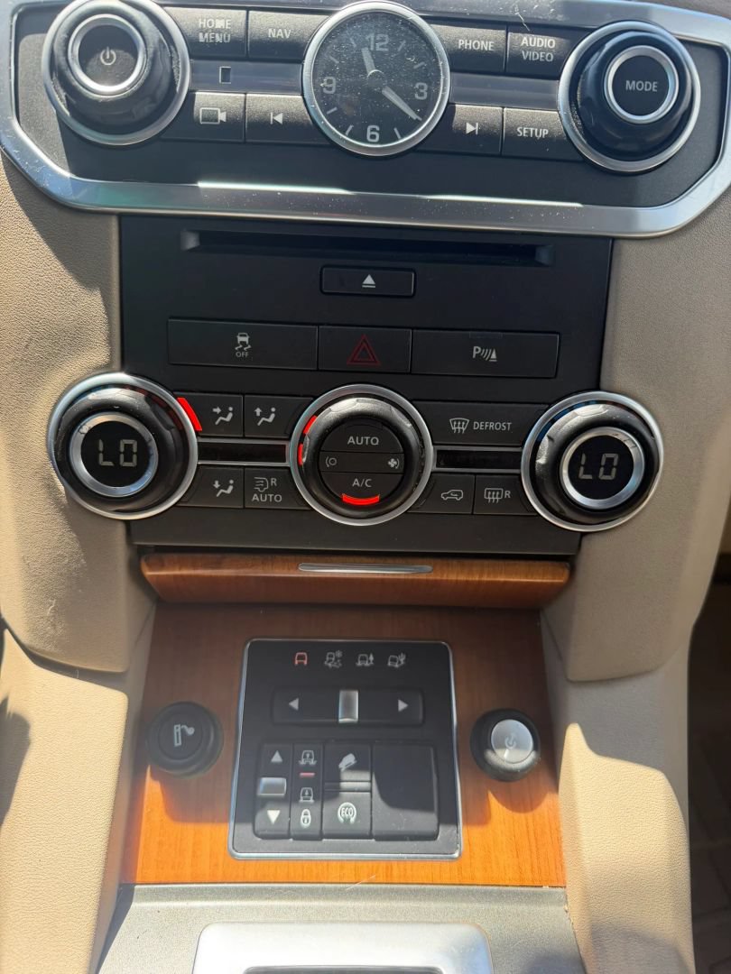 Used 2016 Land Rover LR4 HSE AWD/4WD image 27