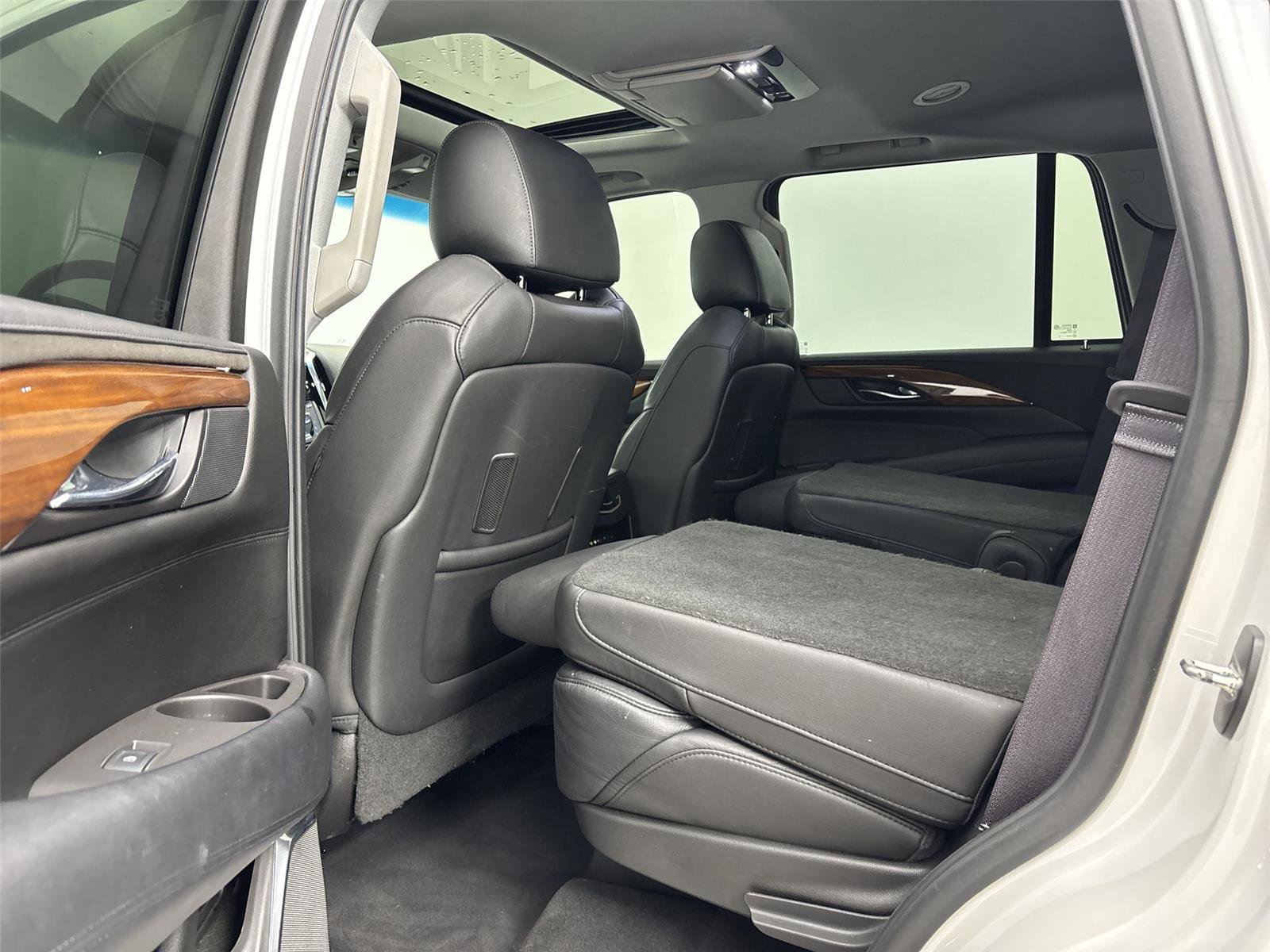 Used 2016 Cadillac Escalade Premium AWD/4WD image 29