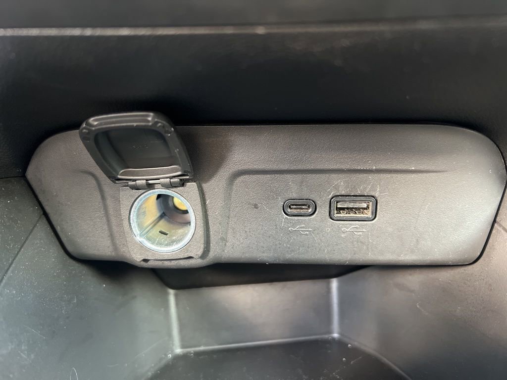 Used 2025 Chevrolet Trax LS image 22