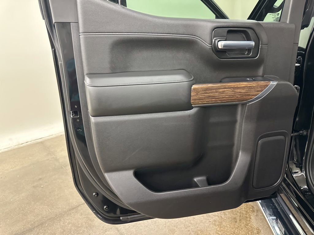 Certified 2020 Chevrolet Silverado 1500 High Country w/ Technology Package image 28