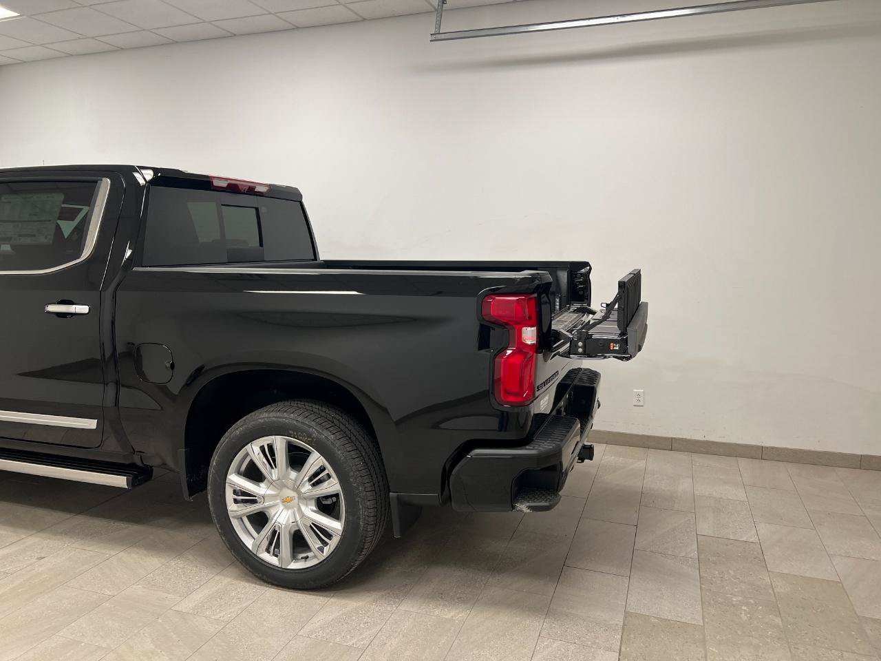 New 2026 Chevrolet Silverado 1500 High Country AWD/4WD image 19