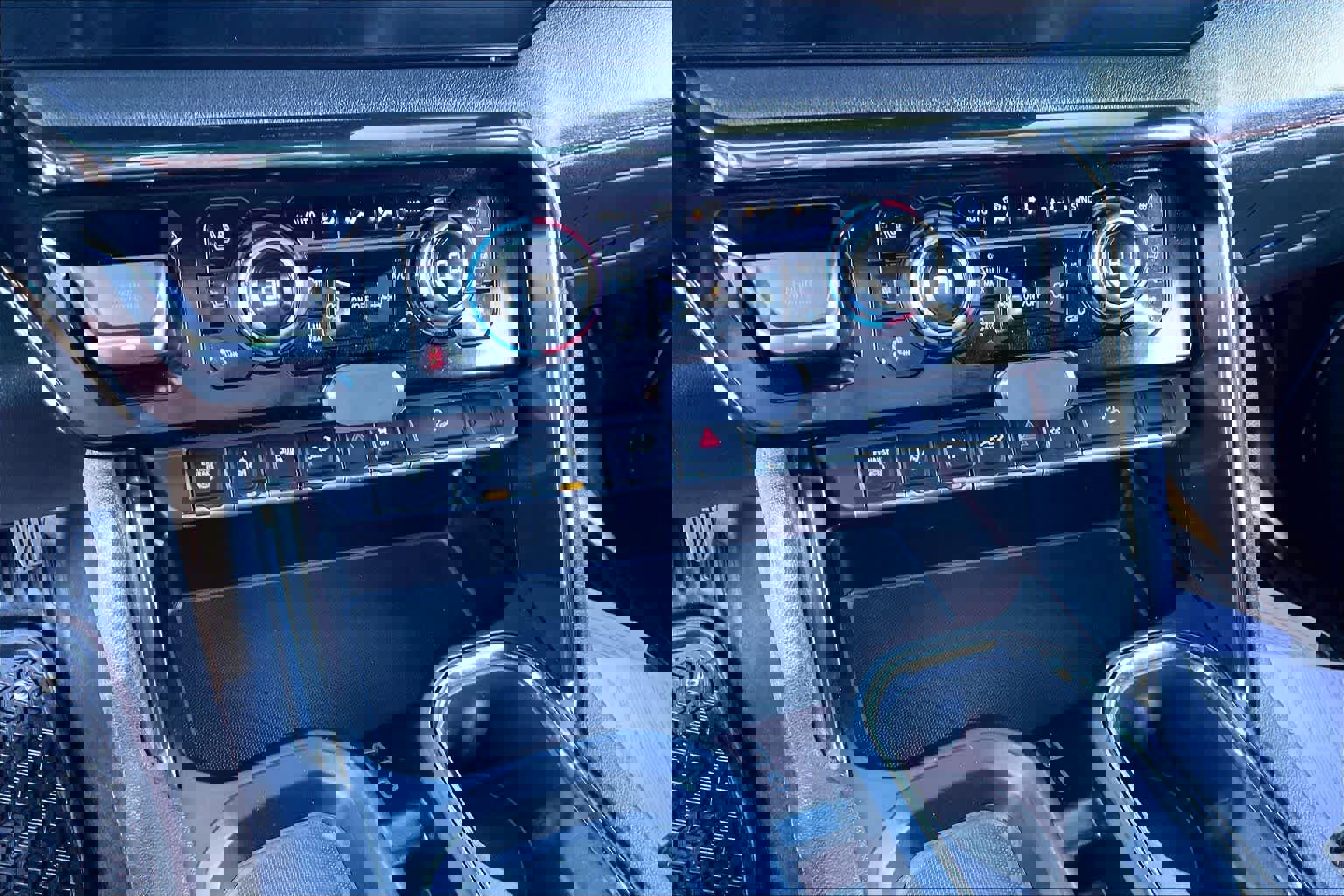 Used 2024 GMC Sierra 2500 AT4 w/ AT4 Premium Plus Package image 31