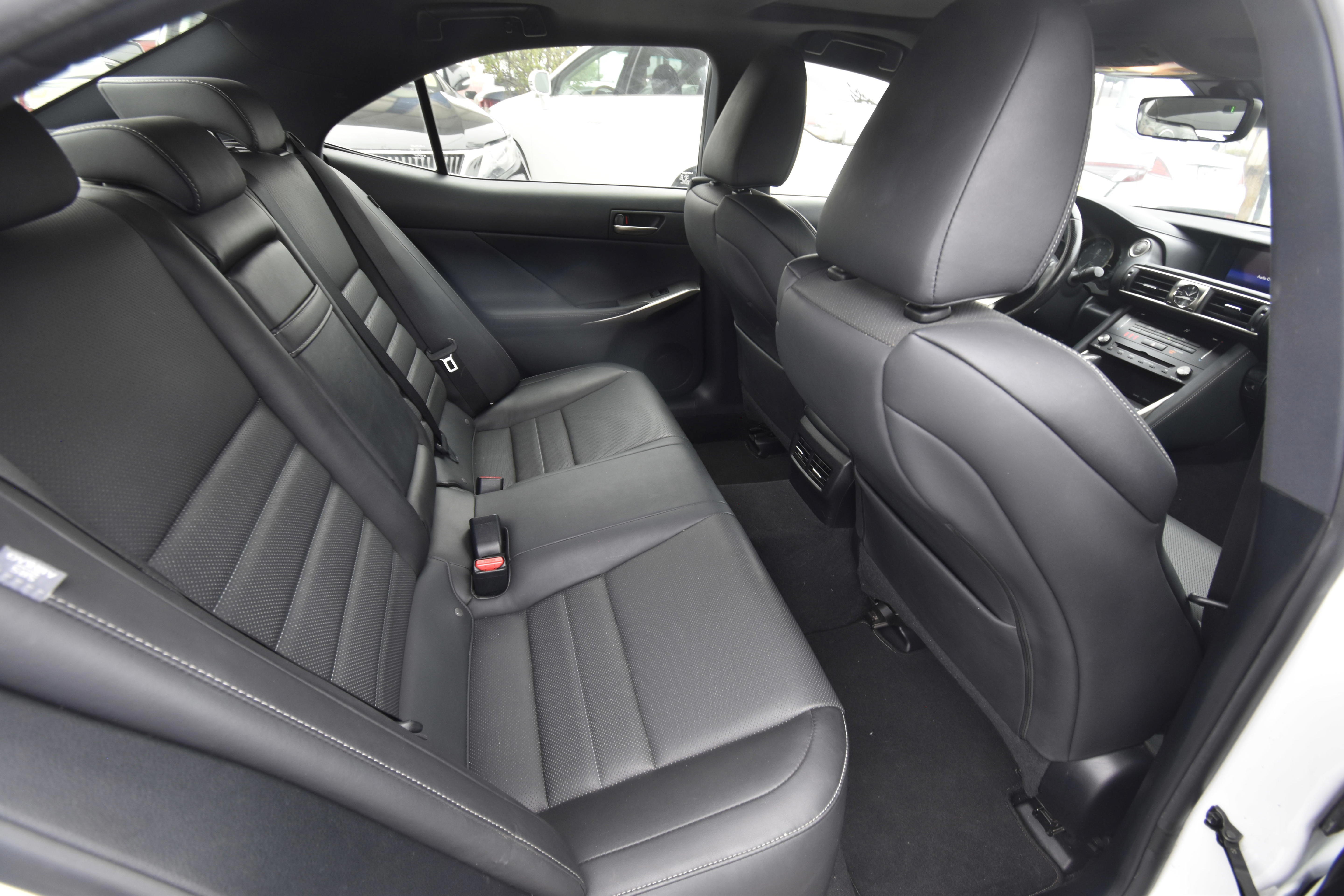 Used 2017 Lexus IS 200t F Sport w/ F Sport Package RWD image 10