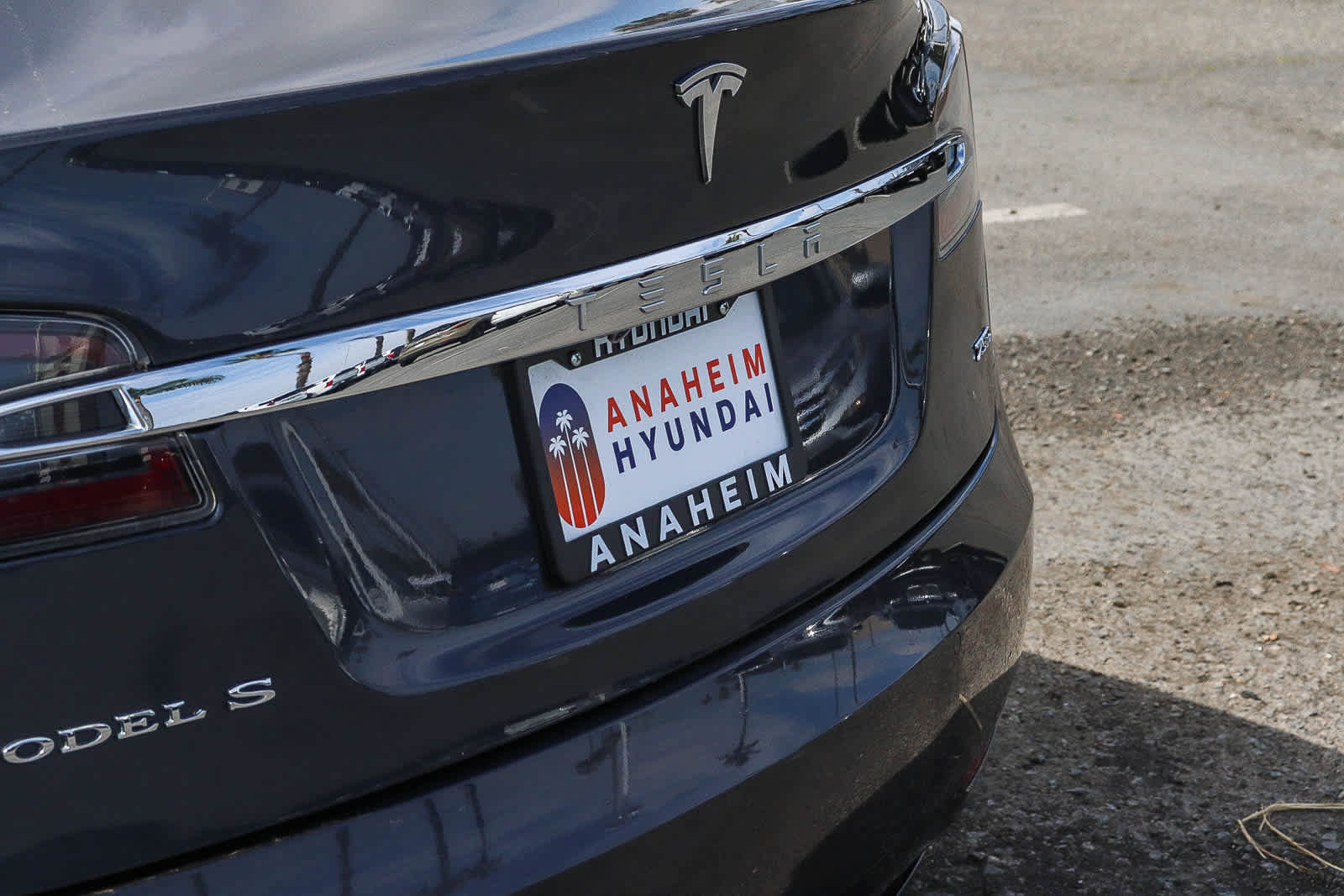 Used 2016 Tesla Model S 70D image 10