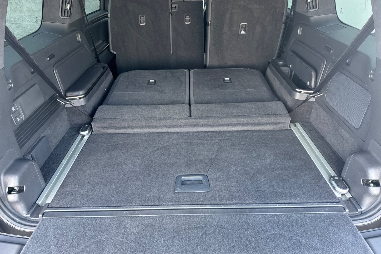 Used 2023 Rivian R1S Launch Edition image 15