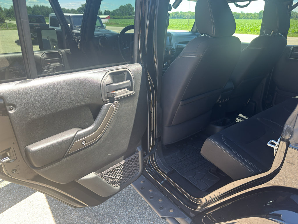 Used 2018 Jeep Wrangler Unlimited Sport AWD/4WD image 29