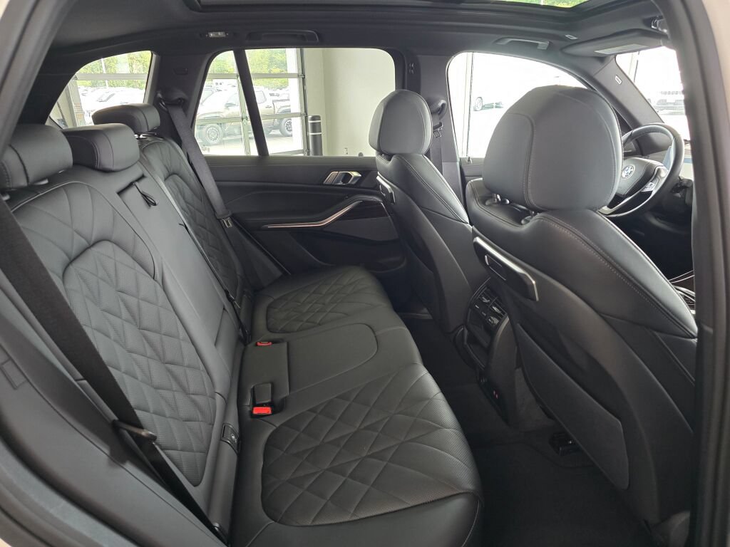 Used 2026 BMW X5 xDrive40i AWD/4WD image 42