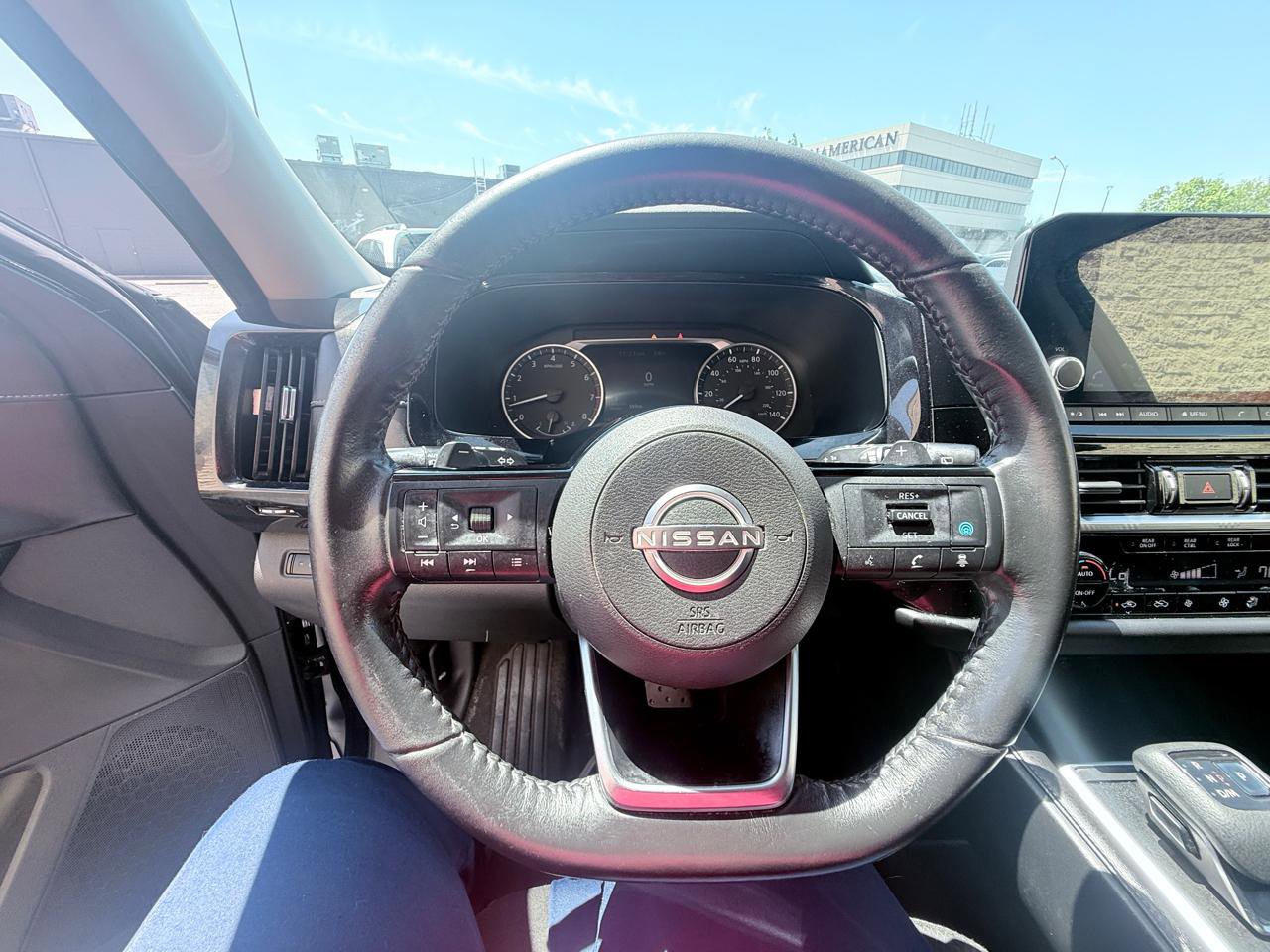 Used 2022 Nissan Pathfinder SV AWD/4WD image 15