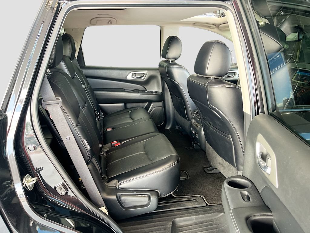 Used 2020 Nissan Pathfinder Platinum FWD image 28
