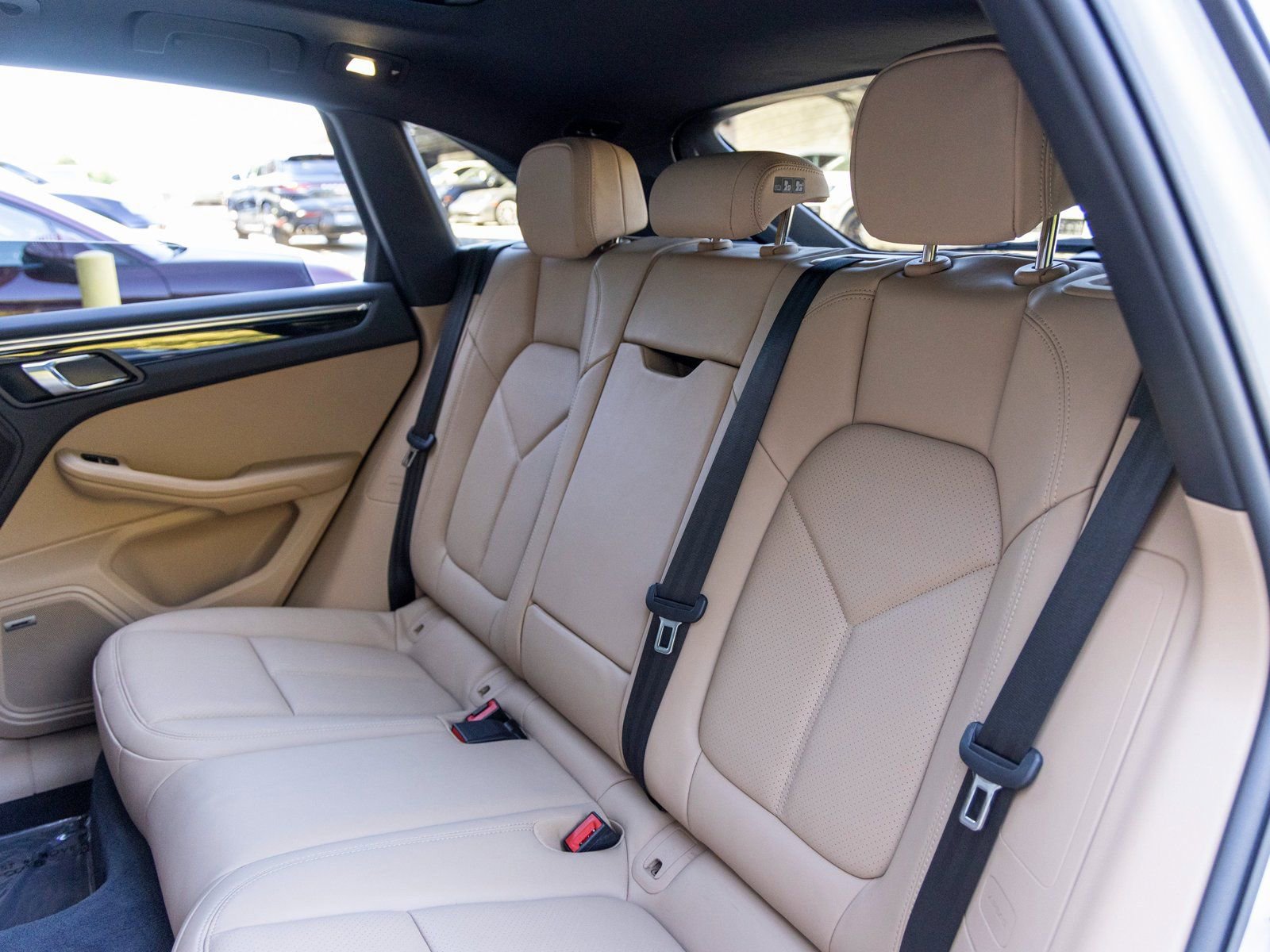 Certified 2025 Porsche Macan image 44