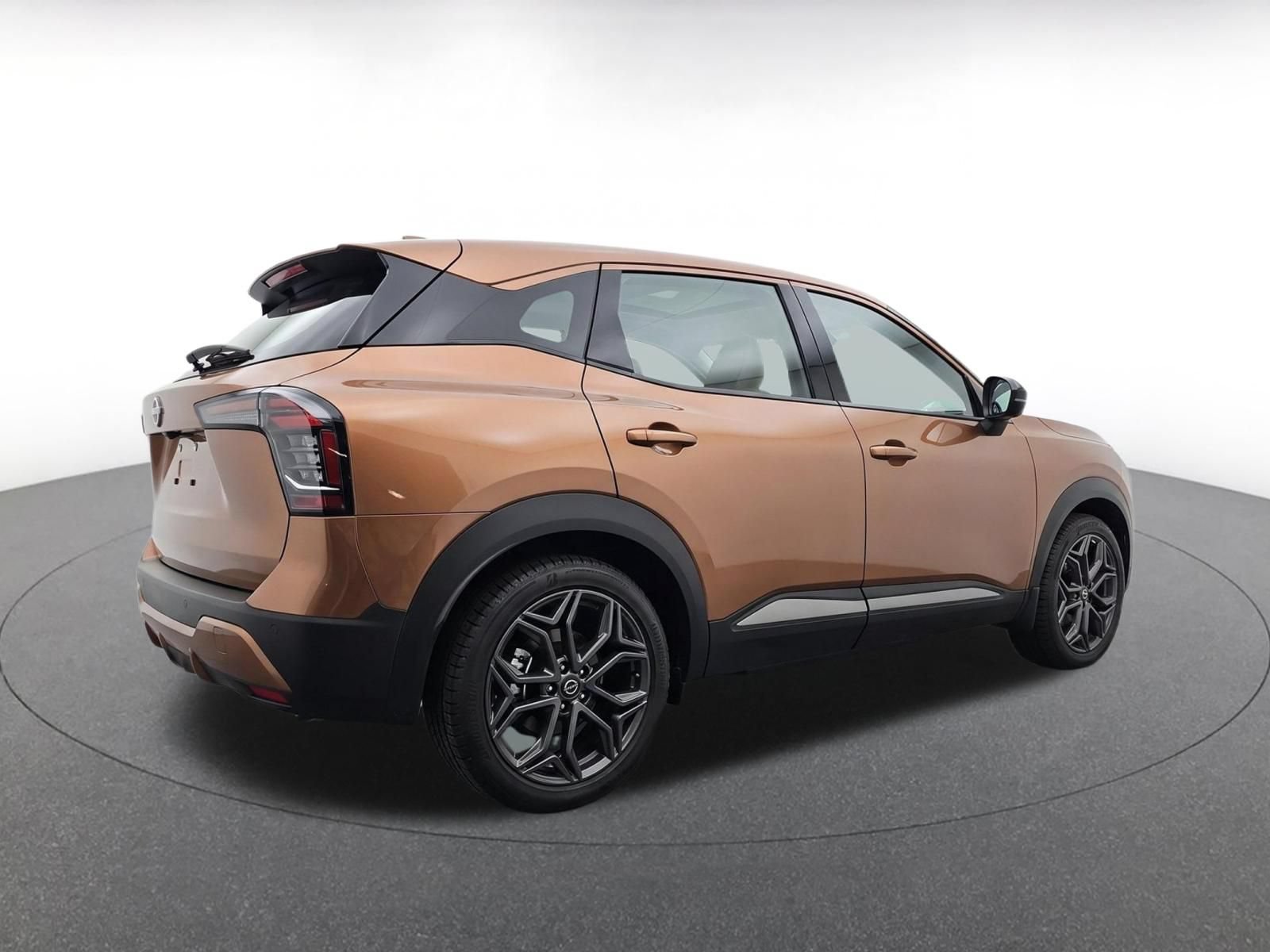 Used 2026 Nissan Kicks SR FWD image 8