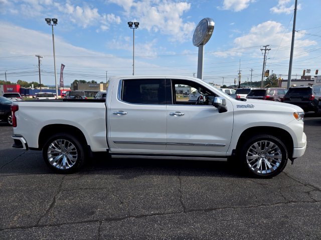 Used 2023 Chevrolet Silverado 1500 High Country w/ Technology Package AWD/4WD image 9