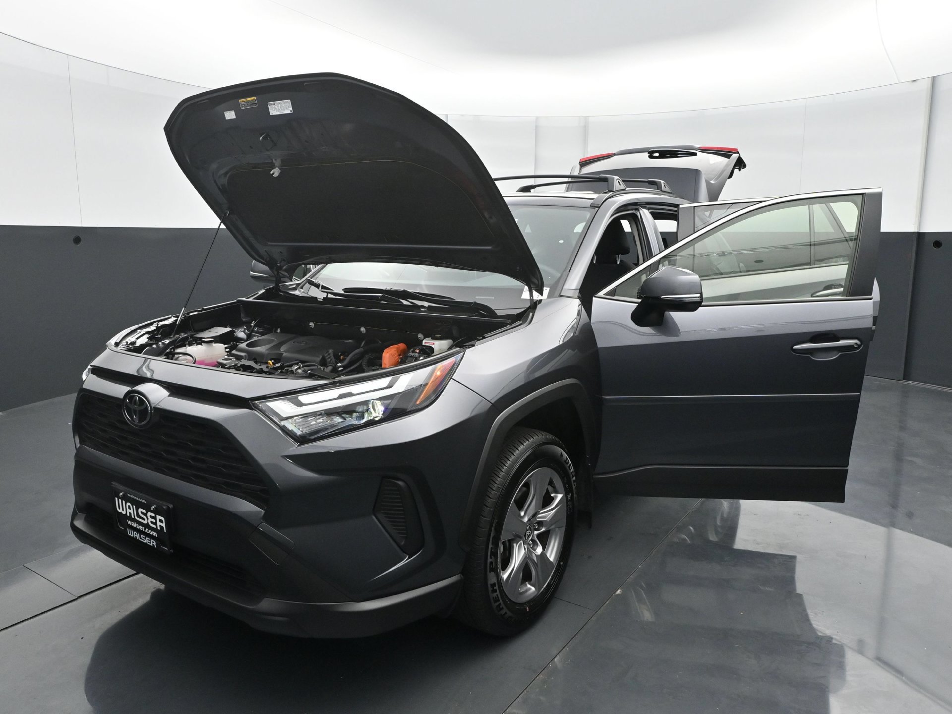Used 2025 Toyota RAV4 LE AWD/4WD image 28
