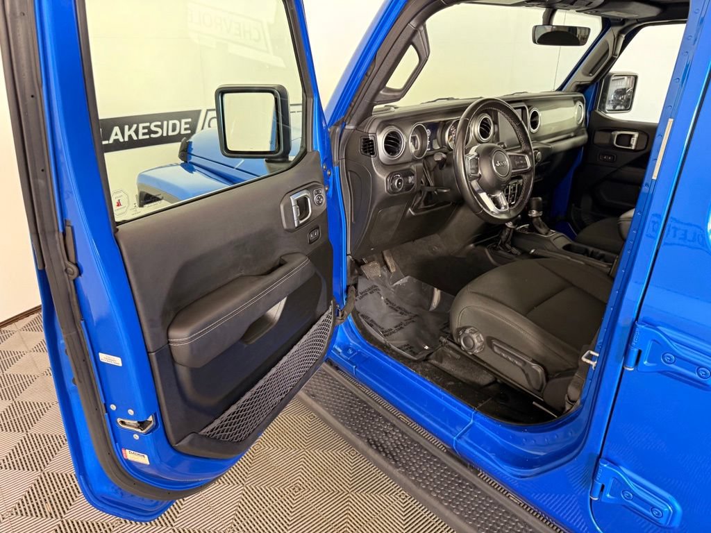 Used 2023 Jeep Wrangler Unlimited Sahara w/ Cold Weather Group AWD/4WD image 21