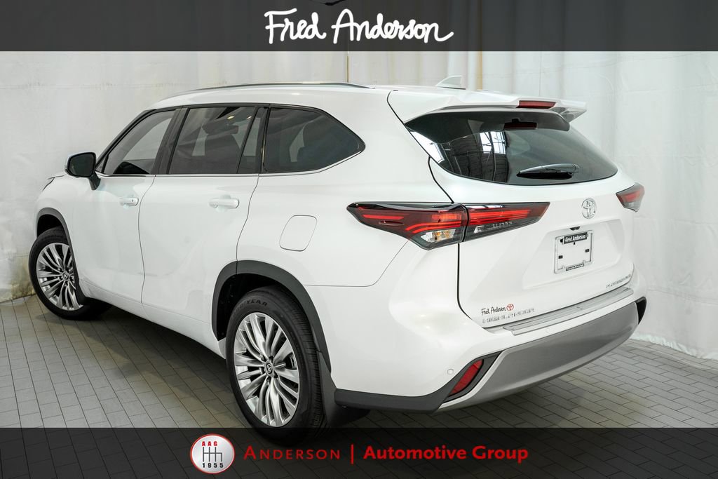 Used 2026 Toyota Highlander Platinum AWD/4WD image 3