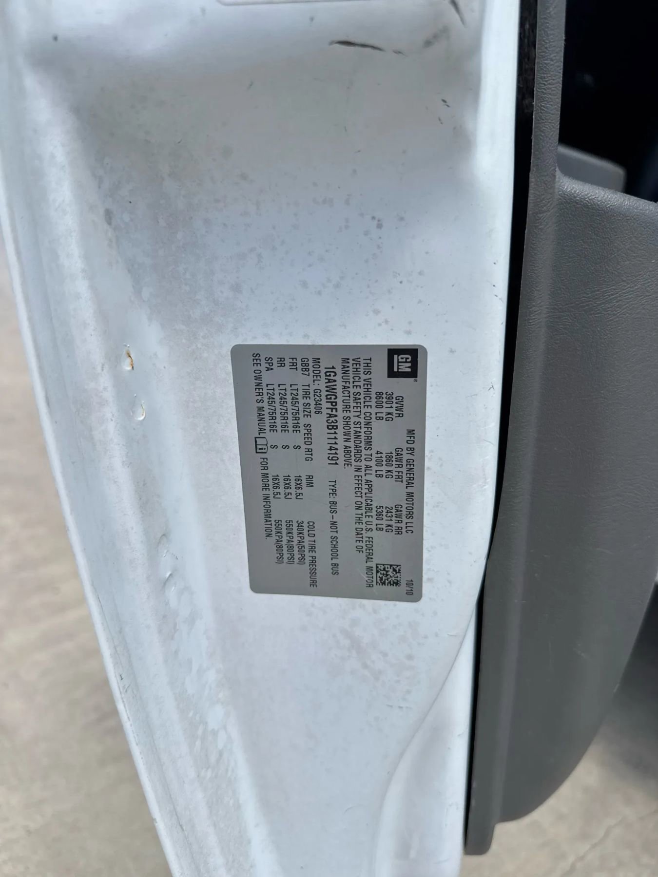 Used 2011 Chevrolet Express 2500 LS image 42