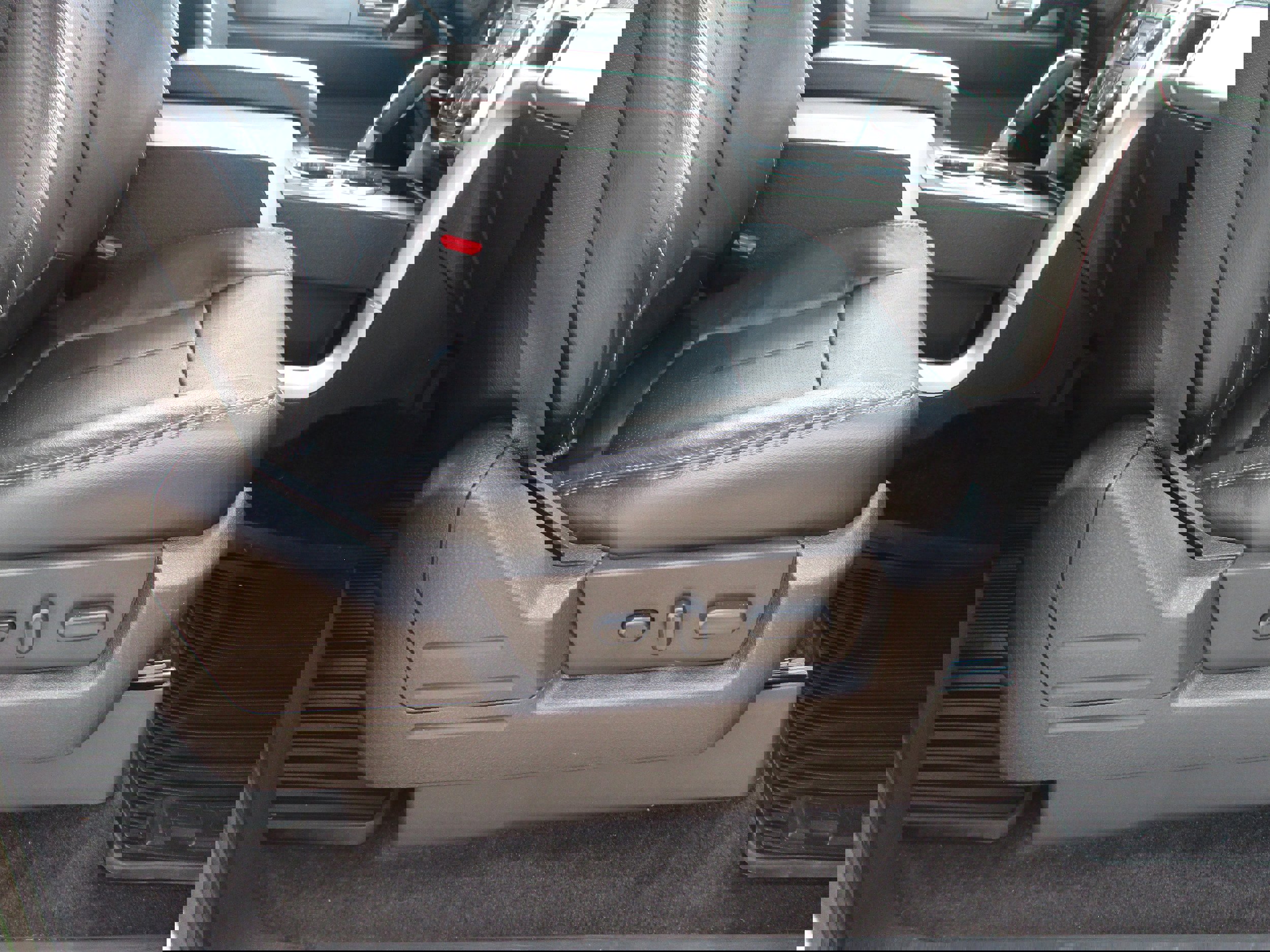 Used 2014 Ford F150 FX4 w/ Equipment Group 402A Luxury image 13