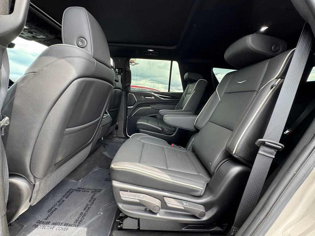 Certified 2024 Cadillac Escalade Sport w/ Touring Package AWD/4WD image 34