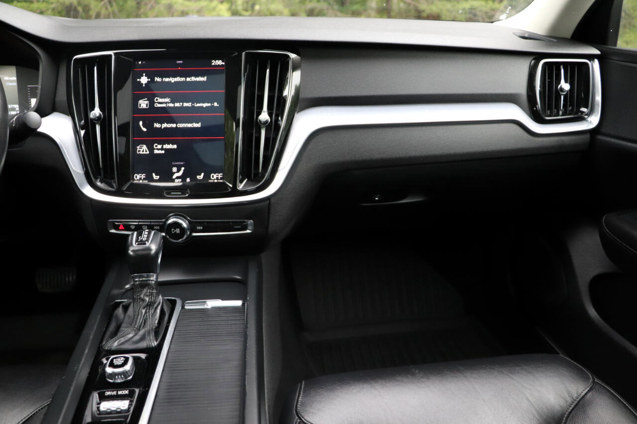 Used 2019 Volvo S60 T6 Momentum w/ Premium Package image 18