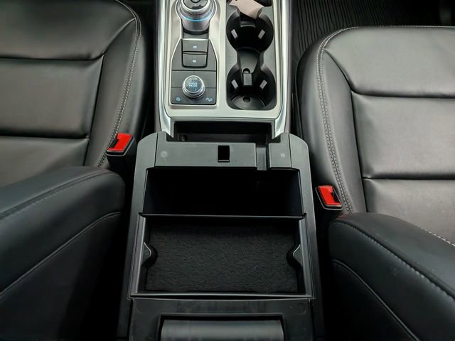 Used 2022 Ford Explorer XLT w/ Equipment Group 202A image 33
