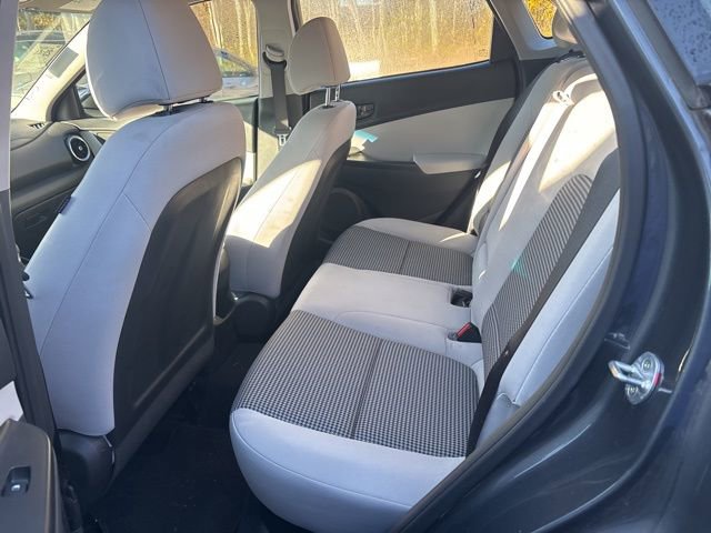 Used 2023 Hyundai Kona SE image 7
