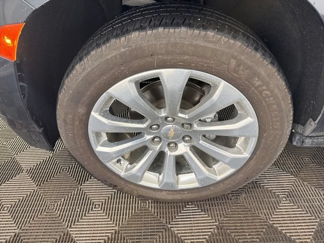 Used 2022 Chevrolet Suburban Premier AWD/4WD image 27