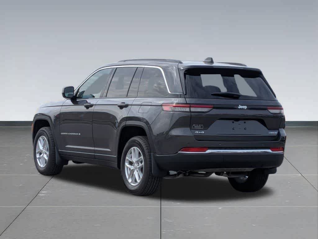 Certified 2025 Jeep Grand Cherokee Laredo X w/ Luxury Tech Group I AWD/4WD image 4