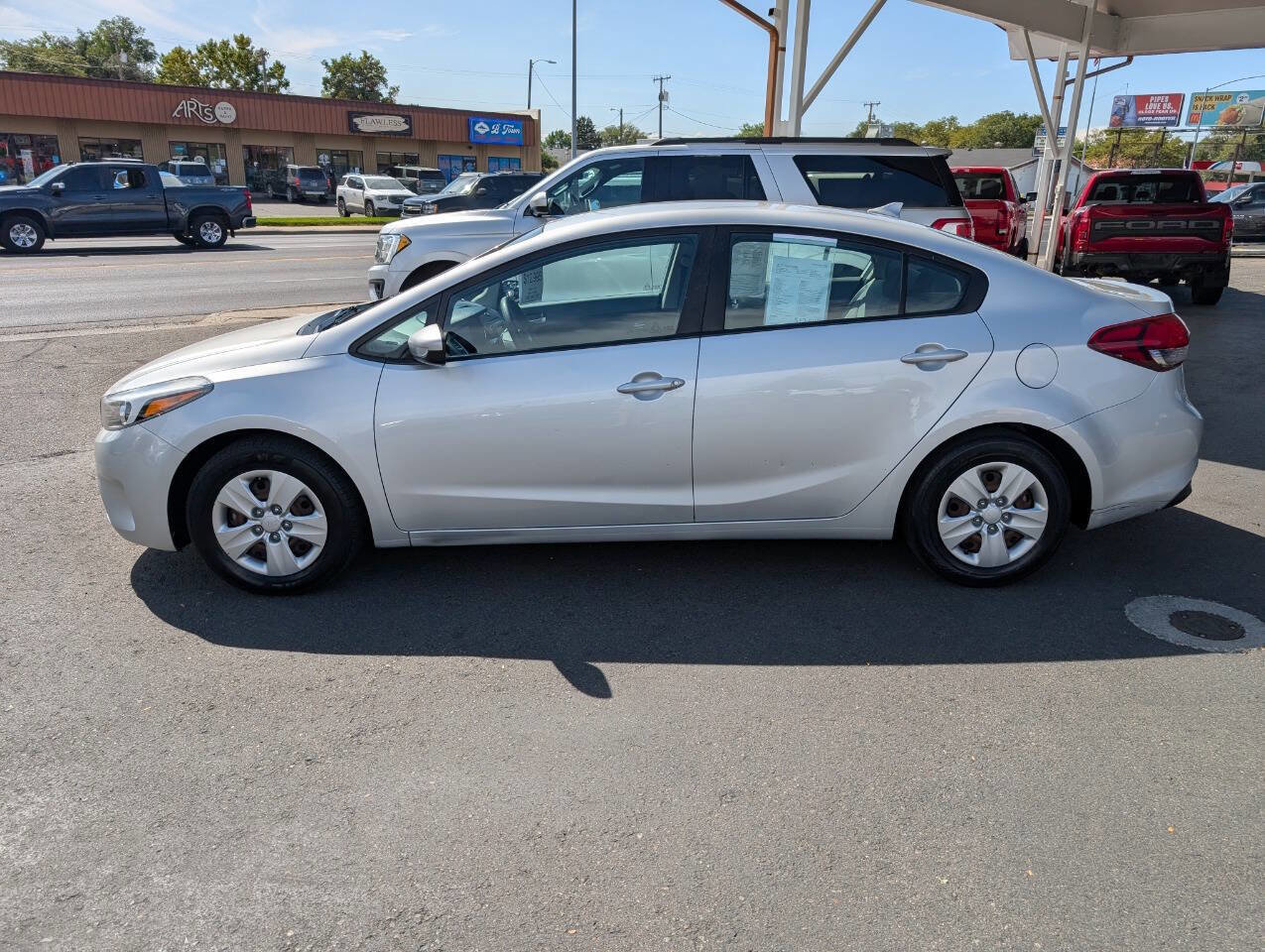 Used 2017 Kia Forte LX w/ LX Popular Package image 4