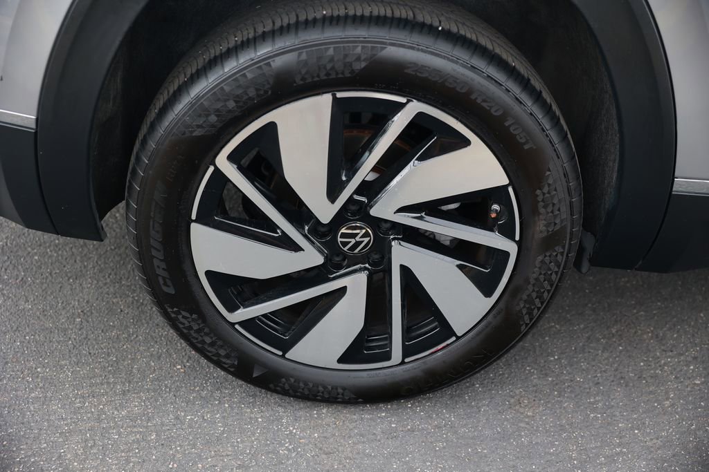 Used 2024 Volkswagen Atlas SEL AWD/4WD image 9