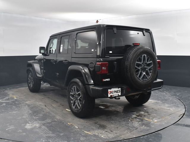 Used 2024 Jeep Wrangler Sahara image 7