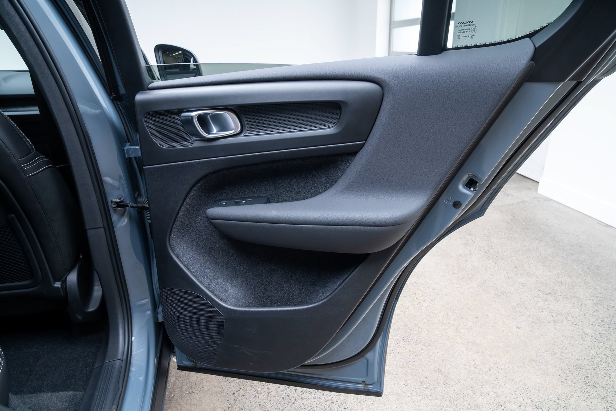 Used 2023 Volvo C40 P8 Recharge Ultimate w/ Protection Package Premier AWD/4WD image 22