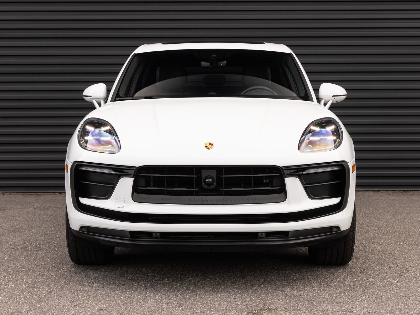 Certified 2025 Porsche Macan AWD/4WD image 7