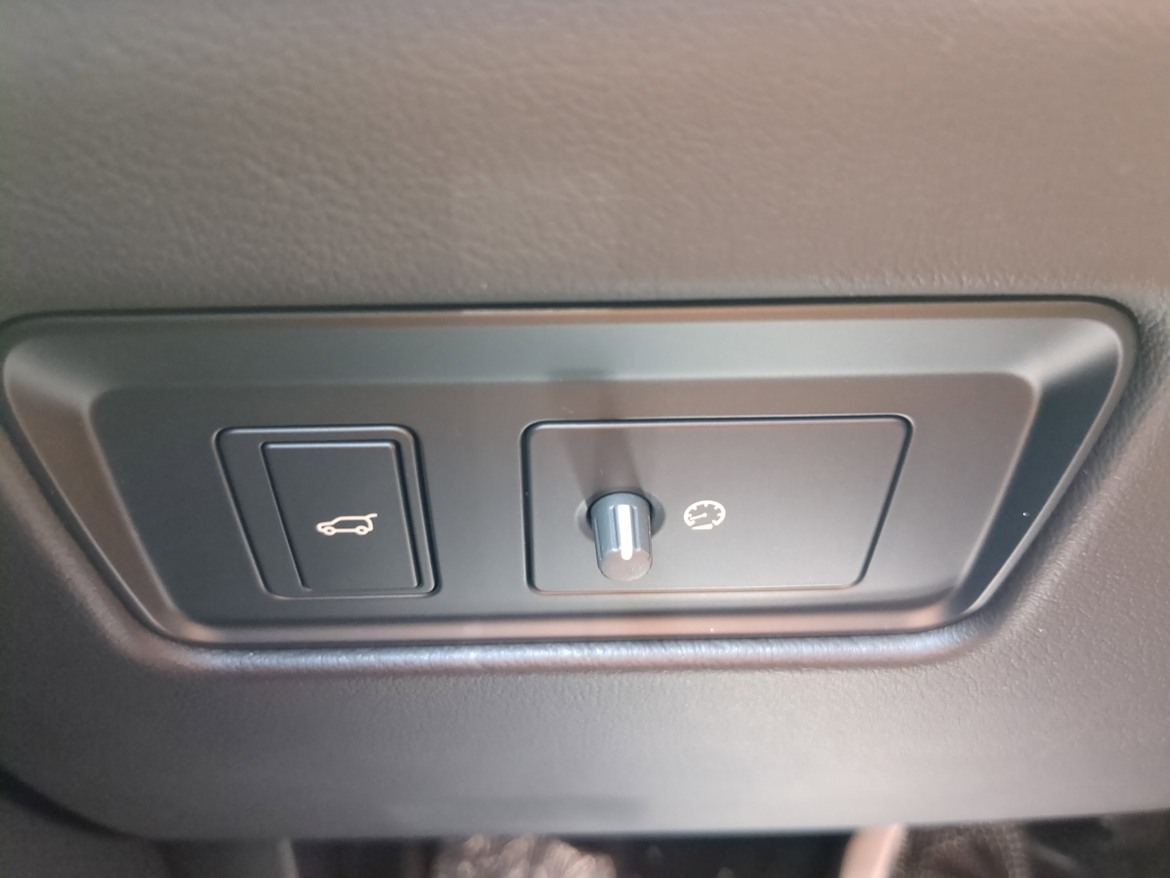 New 2026 Jaguar F-PACE R-Dynamic S image 29