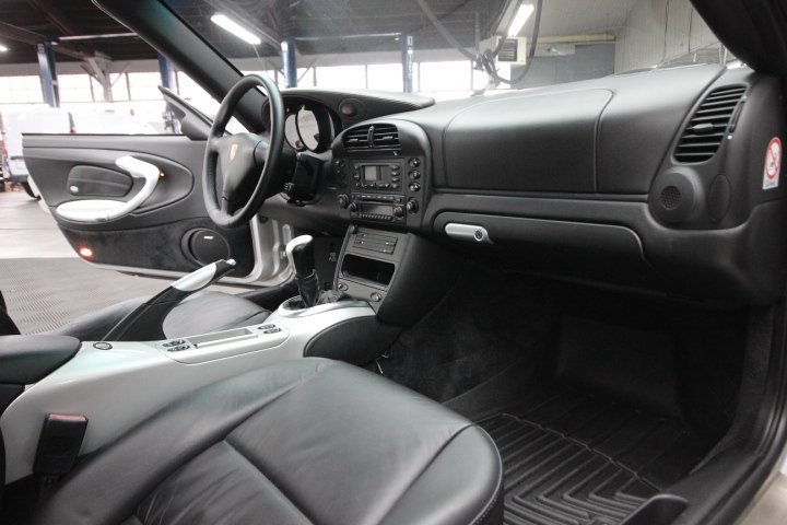 Used 2004 Porsche 911 Carrera 4S image 37