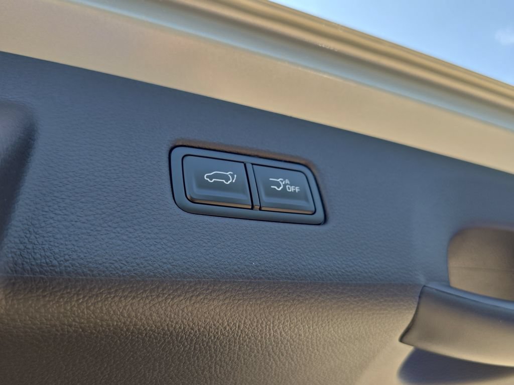 New 2027 Kia Carnival SX FWD image 11